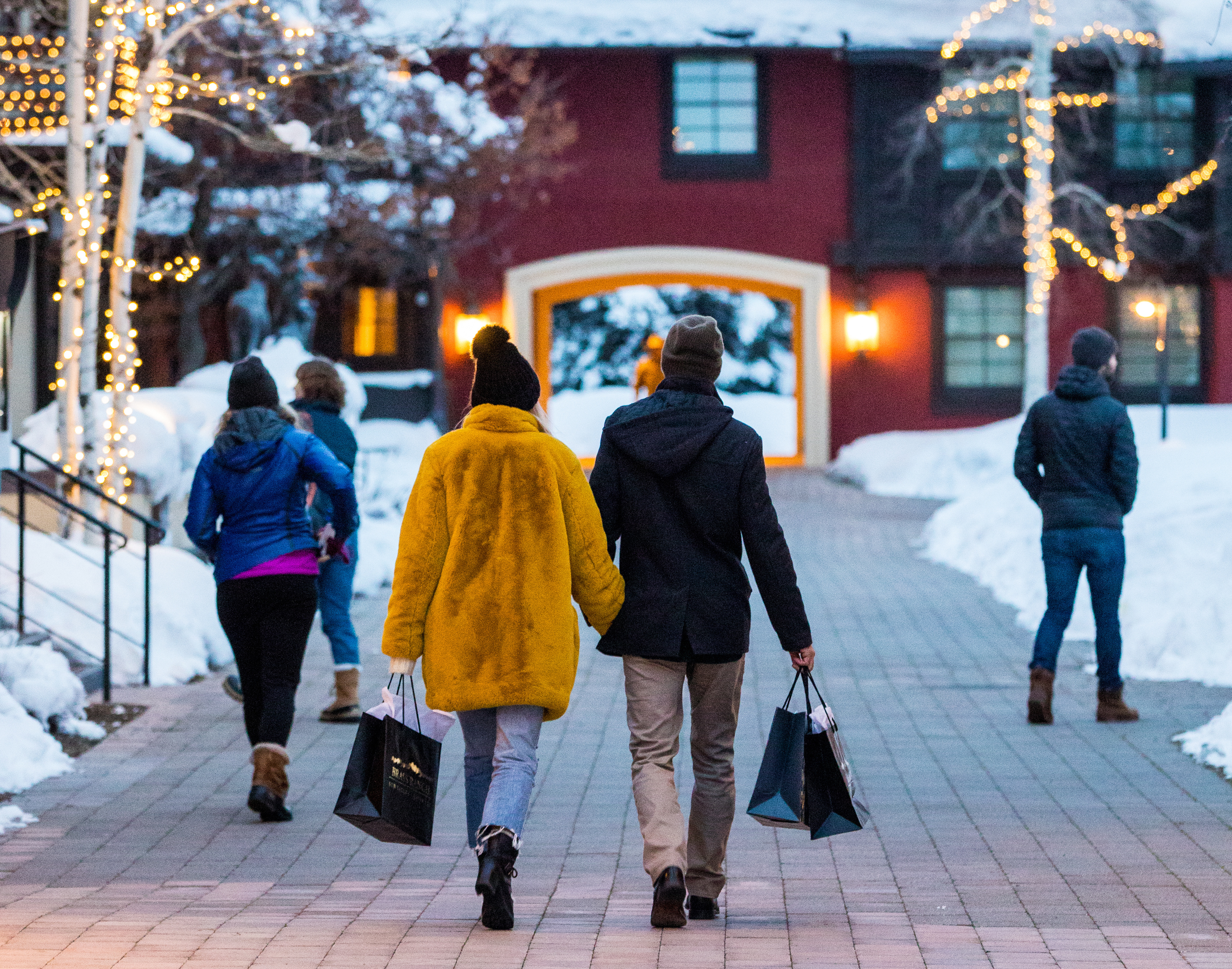 Holiday Shopping in the Sun Valley Village: A 2023 Gift Guide